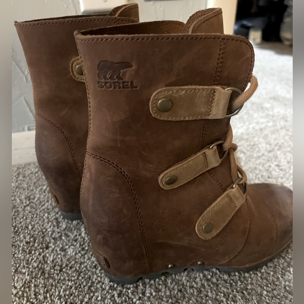 Sorel wedge lace up Joan of Artic boots